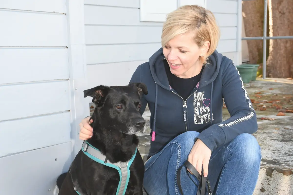 Happy und Daniela auf der Stiege