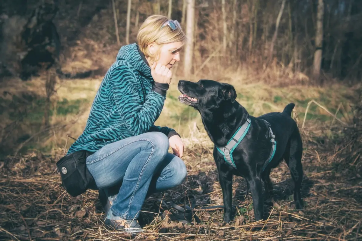 Tierschutzhund Happy und Daniela Loibl